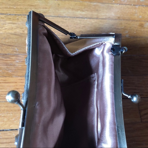 Fancy Dainty Beaded Sequin Purse - Picture 4 of 5